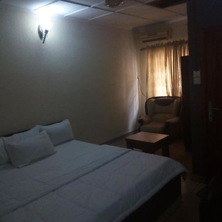 Holla-Jobi Guest House Lagos Exterior foto