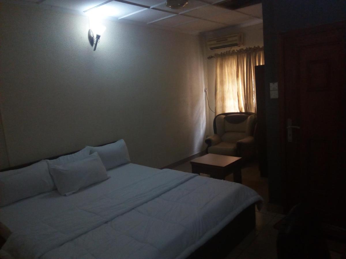 Holla-Jobi Guest House Lagos Exterior foto